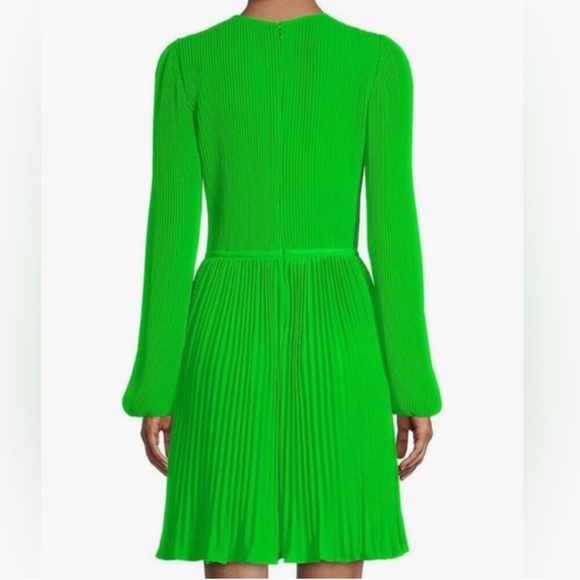 NWT MICHAEL KORS Georgette Pliss Green Pleated mini Dress size XS long sleeves - Picture 2 of 8